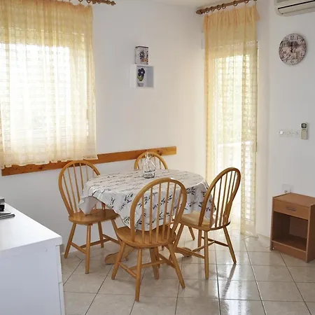 Apartment With Parking Space - 13686 Vir