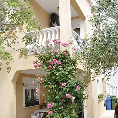 Apartman With Parking Space - 13686