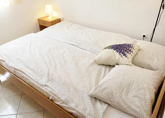 아파트 With Parking Space - 13686 *