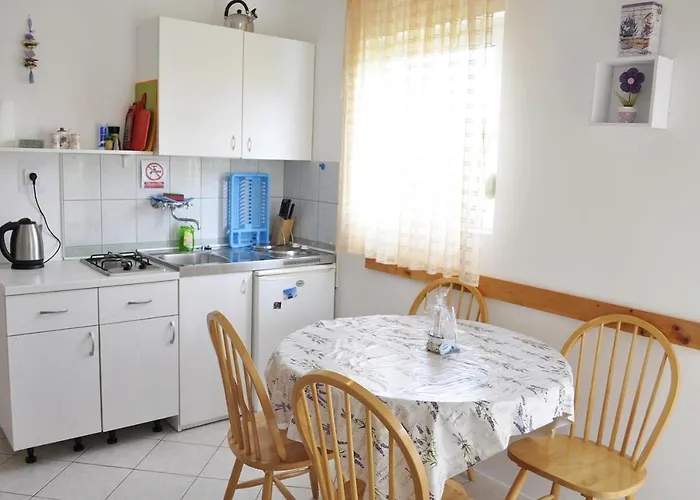 With Parking Space - 13686 아파트 비르